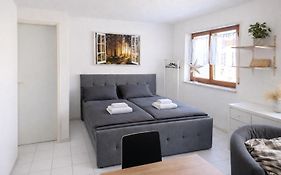 C&V 2 Personen 1 Zimmer WLAN SmartTV Boxspringbett